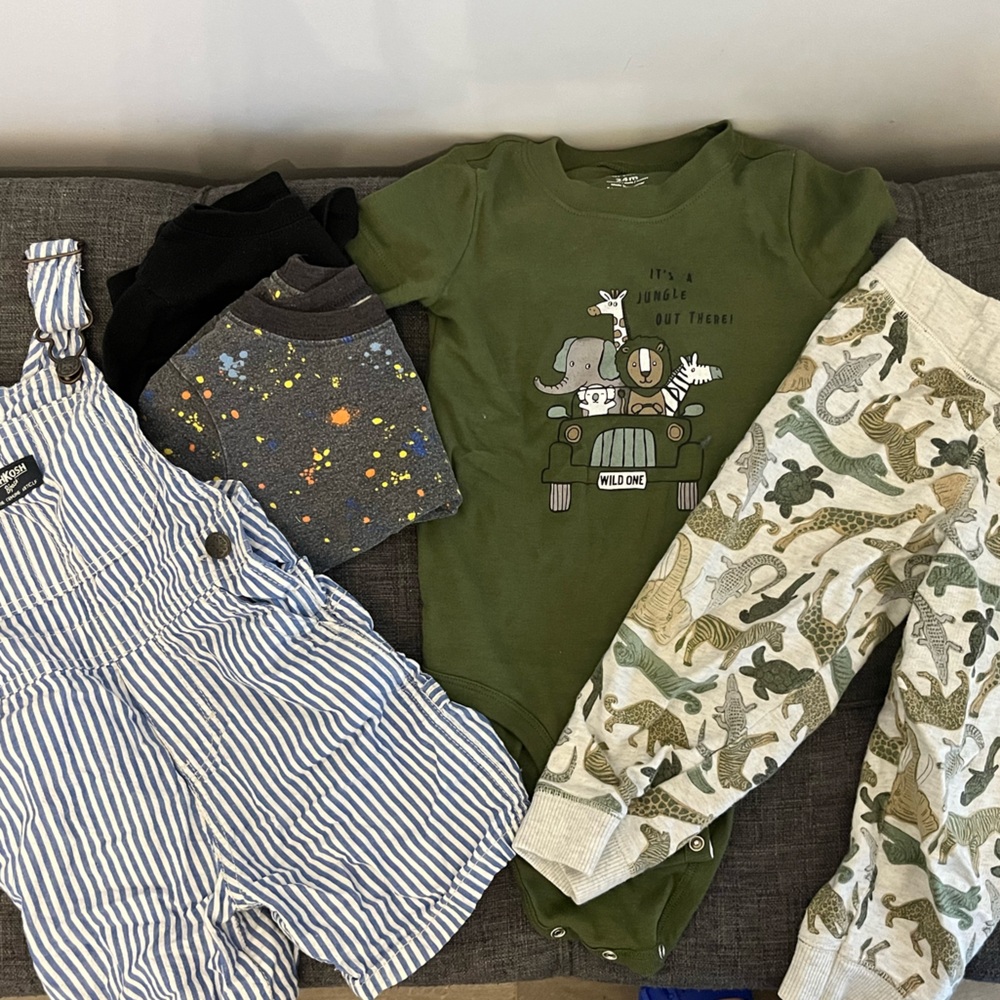 Baby boys 24m lot Oshkosh overalls and Carters outfit 5pc